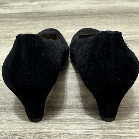 Salvatore Ferragamo VINTAGE RARE Black Suede Pumps Heels Size 5 WORN ONCE - Picture 6 of 11